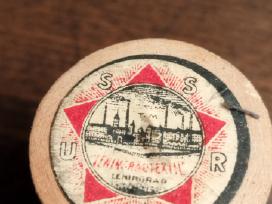Tarpukario eksportinė siūlų špūlė.
