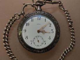 Omega kišeninis sidabrinis laikrodis.