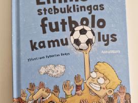 Knyga vaikams Emilis ir stebuklingas futbolo kamuo