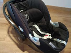 Cybex Aton q su baze