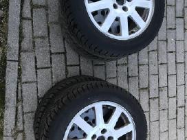 Volvo s40 tinka ant Ford be padangu.