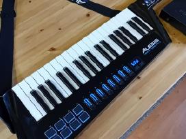 Alesis klaviatūra su tembrų bloku