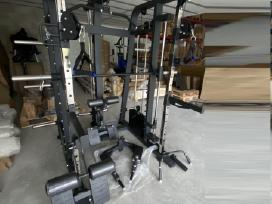 Daugiafunkcinis treniruoklis su leg press