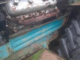 T150 su maz v8 varikliu dalimis.