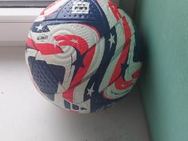 Parduodu mažai naudota originalu futbolo kamuoli