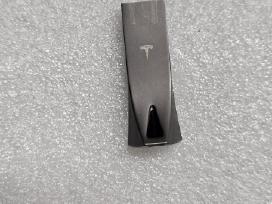 Tesla usb 128gb