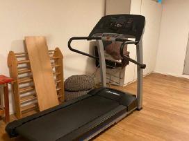 Bėgimo takelis Life Fitness F1