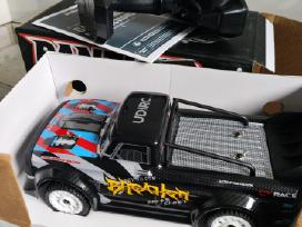 Udirc 1/16 Drift ralio mašinėlė 2x baterijos pried
