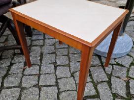 Vintažinis mid century riešutmedžio staliukas