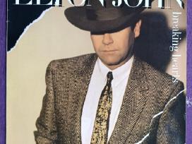 Elton John Breaking hearts vinilo plokstele