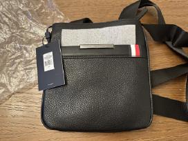 Rankinė Tommy Hilfiger