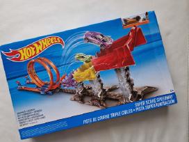 Hot Wheels didžiulė lenktynių trasa su triukais