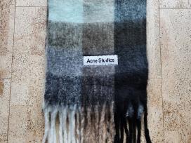 Stilingas Acne Studios šalikas