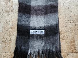 Stilingas Acne Studios šalikas
