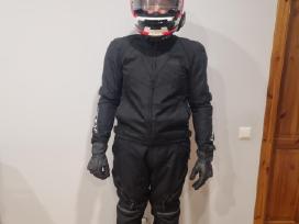 Motociklisto apranga:šalmas Arai, Scorpion, batai.