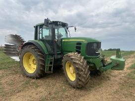 Traktorius John Deere 7530
