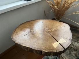 Ąžuolo masyvo kavos staliukas