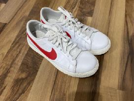 Nike batai