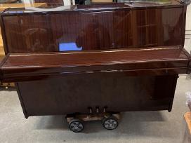 Pianinas Yamaha