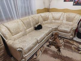 Kampas, kampinė sofa