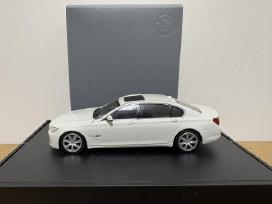 Bmw 750li (F02)