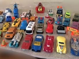 "Hotweels", "Diecast" ir kiti automobiliai.