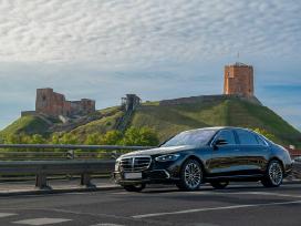 Prabangių automobilių nuoma su vairuotoju