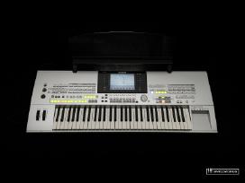 Yamaha Tyros (1st gen) sintezatorius