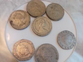 4,5 Britanijos svarai.