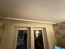Lubinis plastmasinis karnizas užuolaidoms