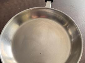 Wmf nerūdijančio plieno keptuvė ir Berghoff kept.