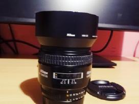 Nikon 85mm f/1.8 nikonui.
