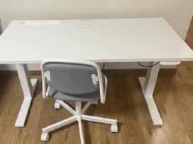 Ikea pakeliamas stalas su kėde