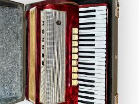 Hohner akordeonas