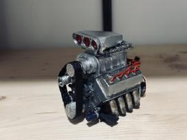 V8 1/10 mastelio variklis