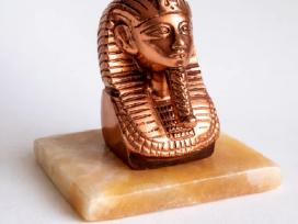 Egipto faraono skulpturele (varis,bronza)