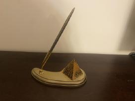 Stalo rašiklio laikiklis su Egipto piramide