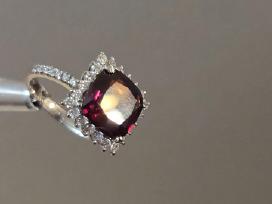 Parduoda 4,27ct Burmos špinelio žiedą