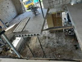 Skubiai reikalingi darbuotojai prie statybos darbų