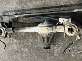 Parduodu land rover discovery tilta priekini 2.5