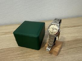 Tudor Prince Small Rose