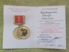 Medalis už narsų darbą minint 100 metų