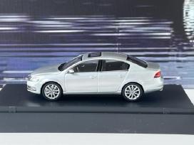 VW Passat B7 1:43