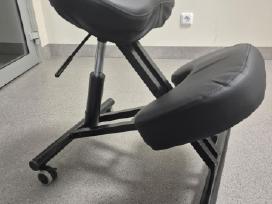 Klupama ergonominė kėdė