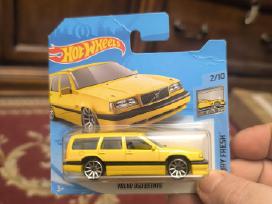 Hot Wheels Volvo modeliukas