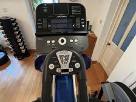 Elipsinis treniruoklis Life fitness X5