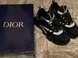 Dior B22