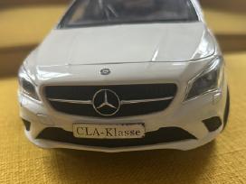 Automobilio modelis Mercedes Benz modeliukas