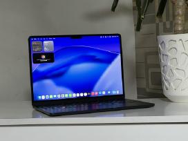 Parduodamas MacBook Air 13 su M2, Liquid Retina.