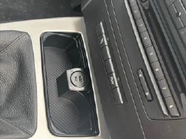 E90 Puodeliu laikiklis cup holder su pridegėju